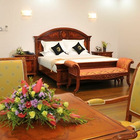 Palm Spring Resort Yangon Exteriör bild