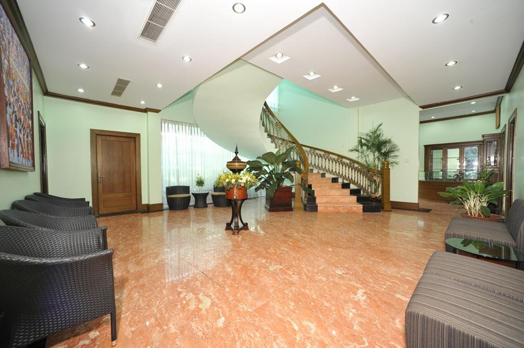 Palm Spring Resort Yangon Exteriör bild