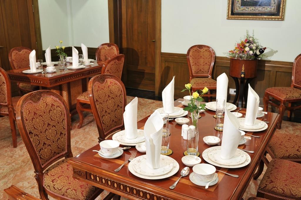 Palm Spring Resort Yangon Exteriör bild