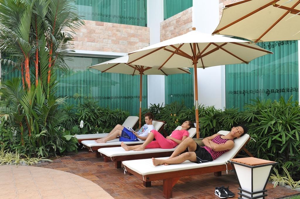 Palm Spring Resort Yangon Exteriör bild