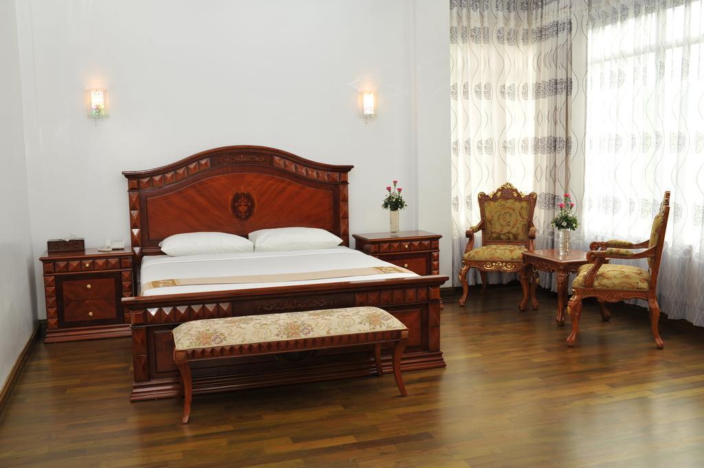 Palm Spring Resort Yangon Rum bild