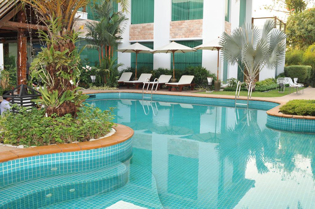 Palm Spring Resort Yangon Exteriör bild