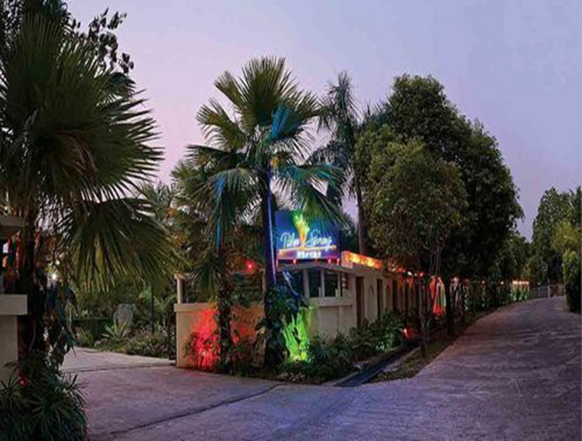 Palm Spring Resort Yangon Exteriör bild