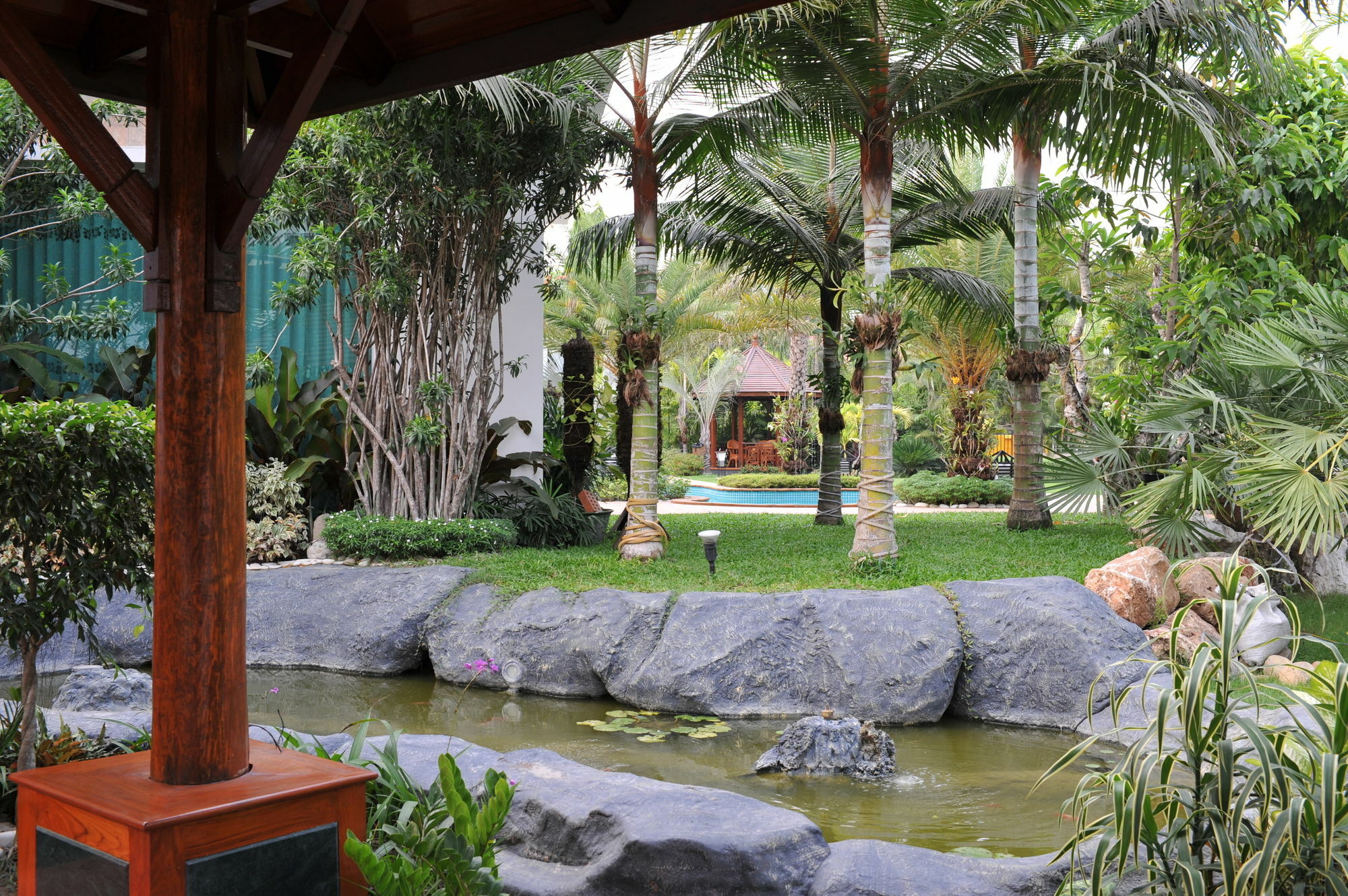 Palm Spring Resort Yangon Exteriör bild