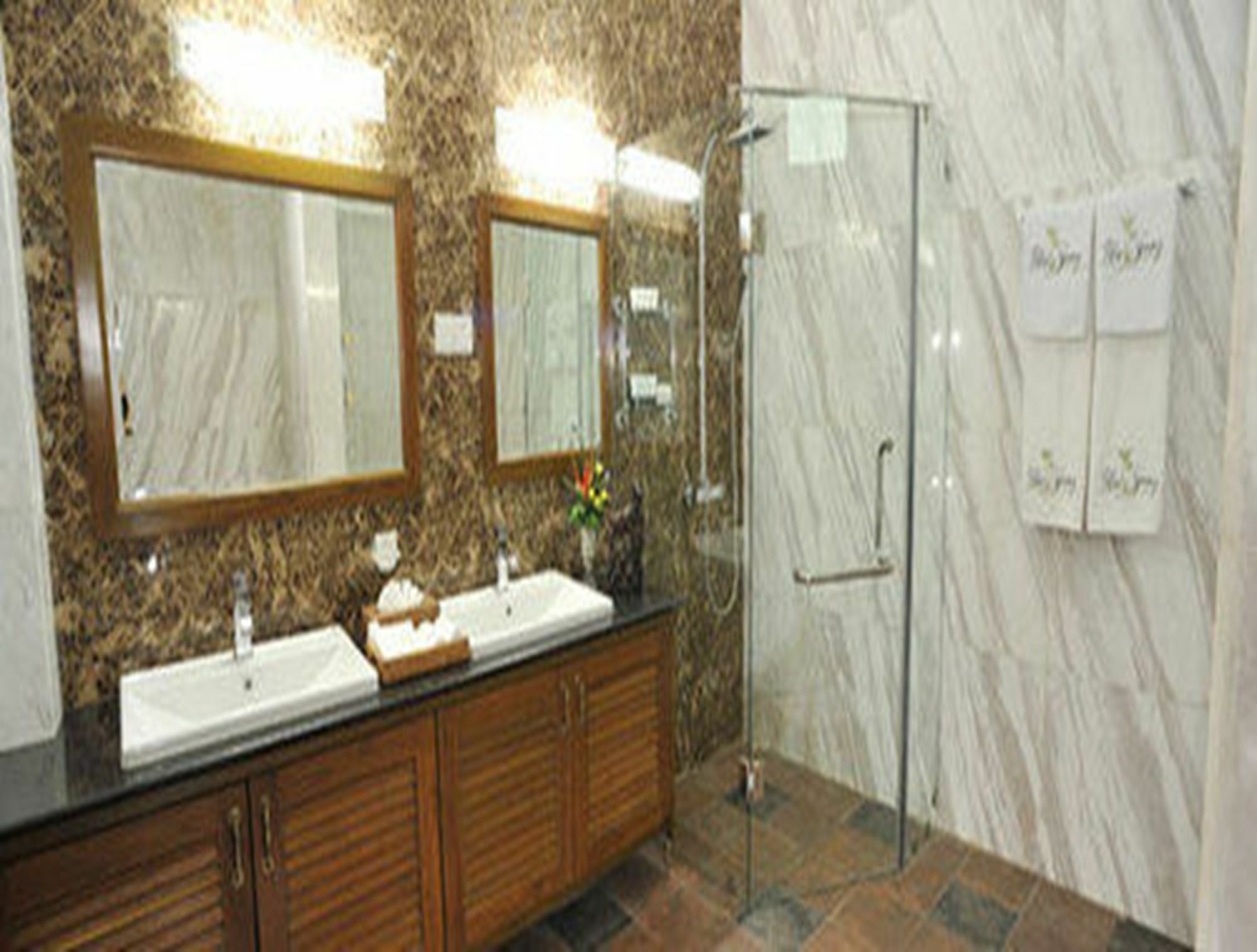 Palm Spring Resort Yangon Exteriör bild